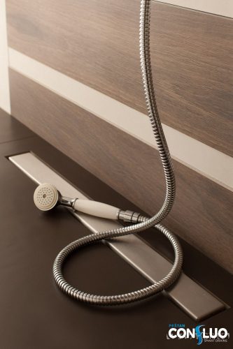 Pestan zuhanyfolyóka Confluo Frameless Line 55 cm