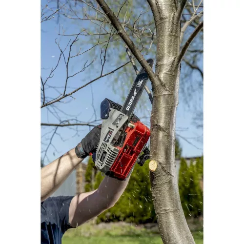 Dedra benzinmotoros láncfűrész mini 25cm, 24,5cm3 kétütemű, 1kW