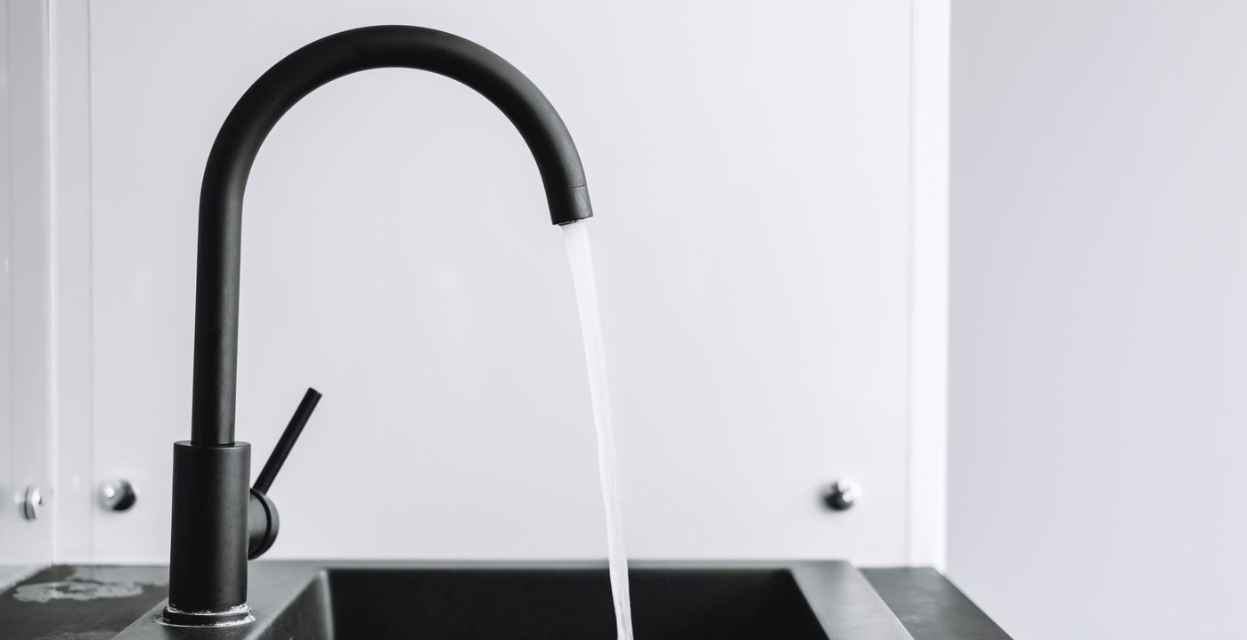 Álló mosogató csaptelep modern konyhai kivitelben